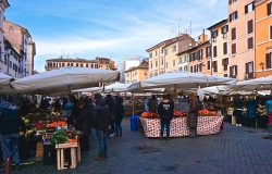 Photo-walking Tour of Campo de’ Fiori