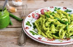 Discovering pesto sauce – from field to table